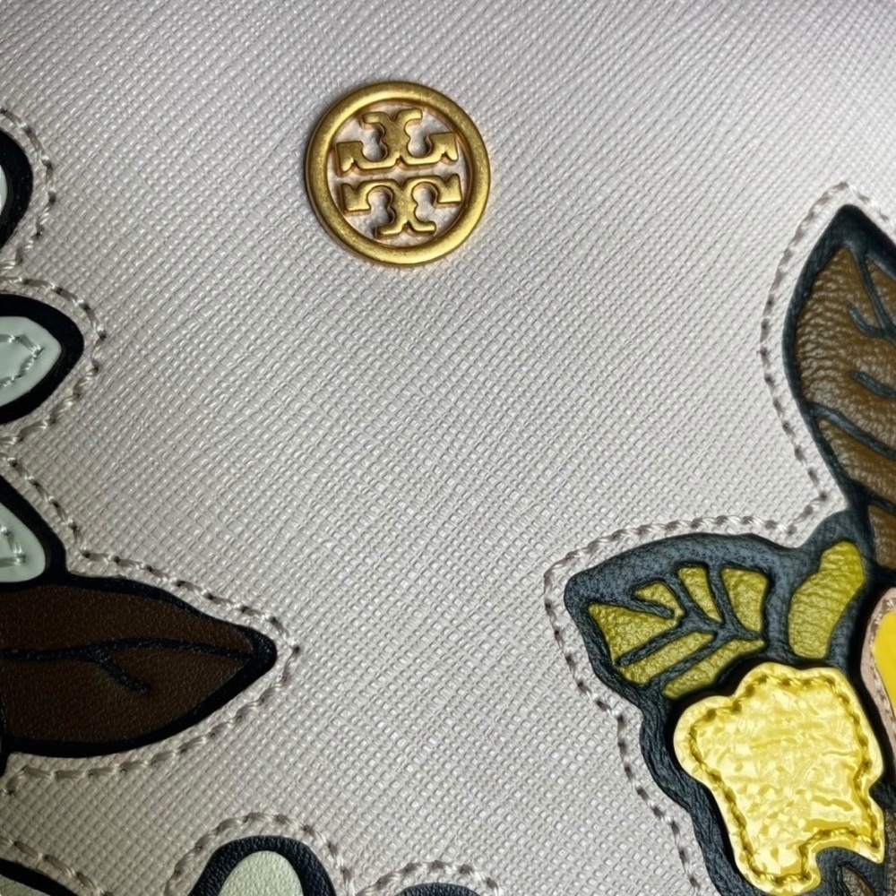 Tory Burch Robinson Bucket Bag Crossbody Purse Flower Appliqué NWT Leather - Picture 7 of 15